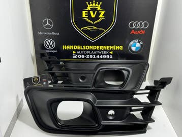 Renault Captur bj.2017 voorbumper grill/rooster 261A24736R, Auto-onderdelen, Carrosserie en Plaatwerk, Gebruikt, Voor, Renault