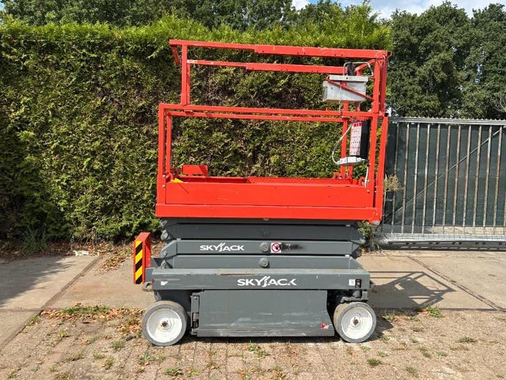 SkyJack SJ III 3219 8m schaarhoogwerker 1.5km skyjack, Zakelijke goederen, Machines en Bouw | Liften, Steigers en Ladders, Ophalen