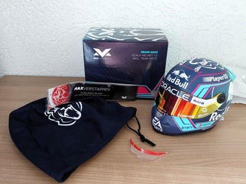 Schuberth Helm 1:2 - Modelauto - Max Verstappen - Miami GP, Hobby en Vrije tijd, Modelauto's | 1:5 tot 1:12, Nieuw