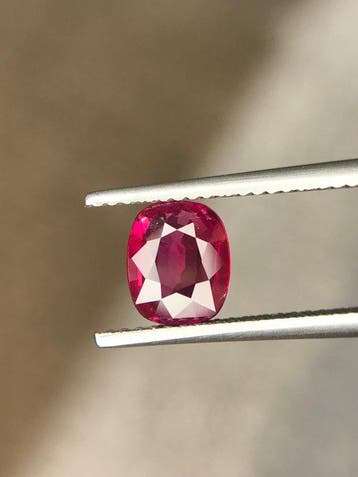 1 pcs Rood Robijn - 1.27 ct - Guild Gem Laboratory - Sterke, Sieraden, Tassen en Uiterlijk, Nieuw