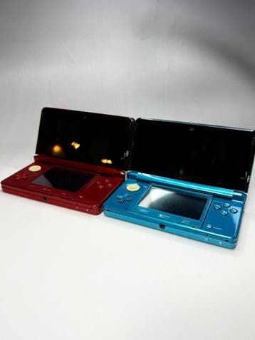 Nintendo - 3DS - Nintendo 3DS CTR-001 Red & Aqua Blue 2011, Spelcomputers en Games, Nieuw