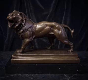 Beeld, Exclusief bronzen sculptuur van een leeuw 25.5 cm / 5