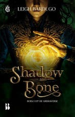 Shadow and Bone / De Grishaverse / 1 9789463493024, Verzenden, Zo goed als nieuw, Leigh Bardugo