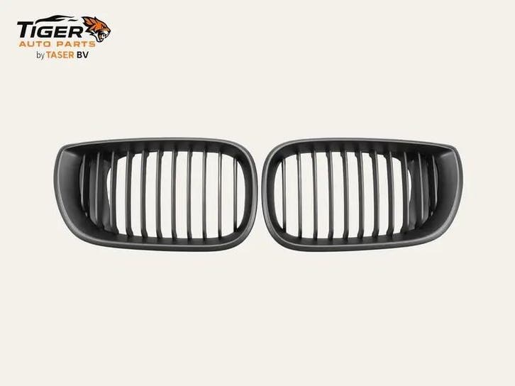 BMW E46 Facelift Grille Set Zwart Sedan Touring, Auto-onderdelen, Carrosserie en Plaatwerk, Nieuw, BMW, Voor, Motorkap