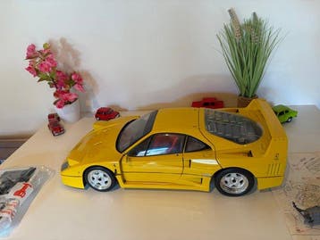 Pocher 1:8 - Modelauto - Ferrari F40, Nieuw
