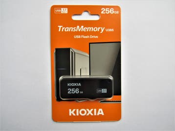 USB stick 256GB nieuw (Kioxia), Computers en Software, USB Sticks, Ophalen of Verzenden, Nieuw, Kioxia, 256 GB