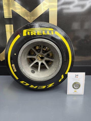 Wiel compleet met band - Pirelli - Ferrari 2021 Tyre, Nieuw