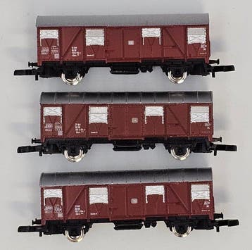 Märklin Z - 8605 - Modeltrein goederenwagon (3) - Gedekte, Nieuw