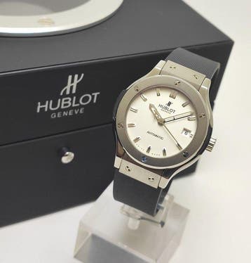 Hublot - Classic Fusion Titanium “Opalin Dial” -, Nieuw