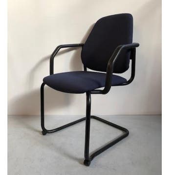 (MDK-107106) Interstuhl donkerblauwe sledestoel, Huis en Inrichting, Stoelen, Ophalen of Verzenden, Gebruikt