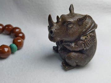 Japanese bronze rhinoceros sculpture/tea ceremony ornament –