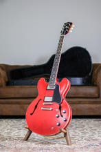 Gibson ES-335 2023 | Satin Cherry, Nieuw
