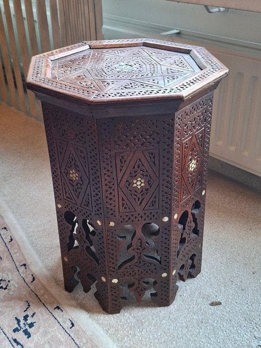 Side table - Cedar - India - Begin 20e eeuw, Antiek en Kunst, Kunst | Niet-Westerse kunst