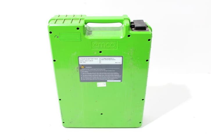 Emco 28 accu | defect, Fietsen en Brommers, Brommeronderdelen | Scooters, Gebruikt