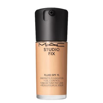 MAC Cosmetics - Studio Fix Fluid Foundation - NC10, Ophalen of Verzenden, Nieuw, Gehele gezicht, Make-up