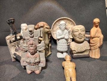 Replicas van een groep van Terracotta Idolen, Goden en