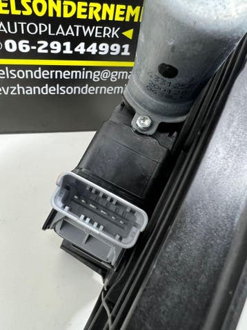 Peugeot 2008 raammechaniek rechts achter bj.2020 9830002480, Gebruikt, Peugeot
