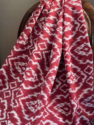 Dubbel breed. Ikat-stof met etnische patronen voor decoratie