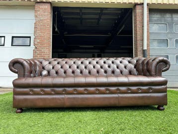 CHESTERFIELD  gecapitonneerd 3 zit design leren bank, Huis en Inrichting, Banken | Bankstellen, Design, Driepersoons, Zo goed als nieuw