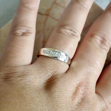 8 karaat rijring met diamanten; 0,015 ct., Sieraden, Tassen en Uiterlijk, Ringen, Gebruikt, 20 of groter, Wit, Ophalen of Verzenden