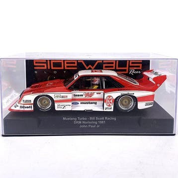 Racer Sideways - Slotcar Ford Mustang Turbo - Bill Scott, Hobby en Vrije tijd, Modelauto's | 1:5 tot 1:12, Nieuw