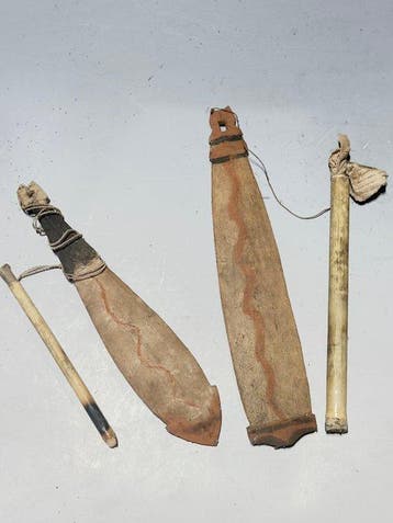 Set van twee zeldzame bullroarers uit de Asmat-regio, tweede, Antiek en Kunst