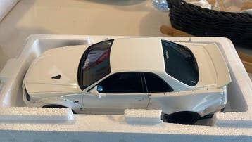 Otto Mobile 1:18 - Modelauto - Nissan Skyline GT-R R34 KRC, Nieuw