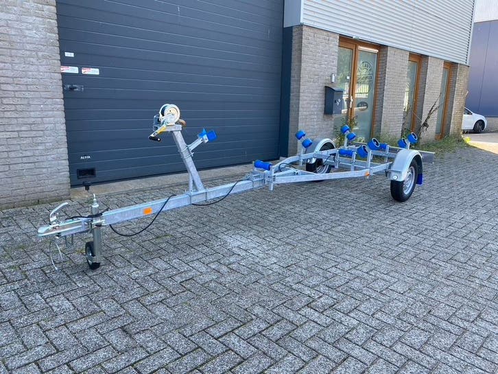 Ongeremde boottrailers va.€ 1049,- incl.btw! Optie elek.lier, Watersport en Boten, Boottrailers, Minder dan 1500 kg, Minder dan 6 meter
