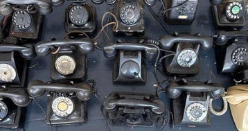Analoge telefoon - IJzer, Bakeliet - Vijftien vintage