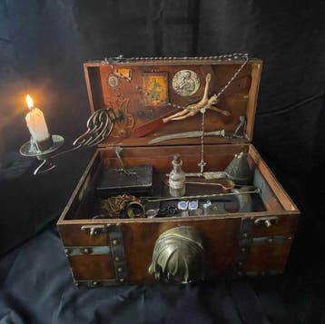 Raaf Taxidermie wandmontage - Vampier hunting box - 20 cm -, Antiek en Kunst