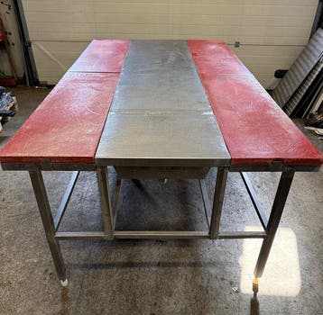 RVS Snijtafel, Werktafel met 4 snijbladen, B251 x D140 x, Gebruikt