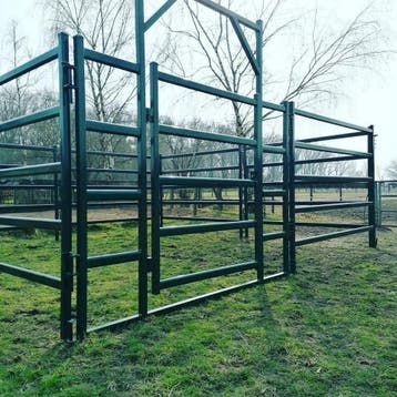 Mobiele of vaste paardenstal / paardenbox al vanaf € 885,30, Dieren en Toebehoren, Weidegang