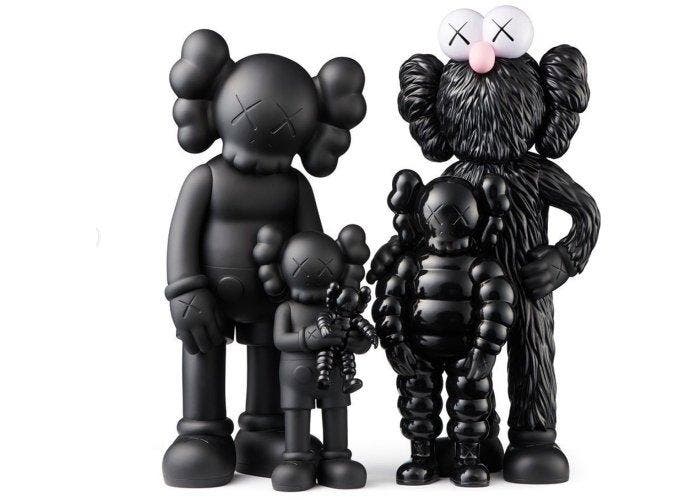 Kaws (1974) - Kaws Family Black& White 2022, Antiek en Kunst, Kunst | Designobjecten