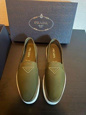 Prada - Slip-on - Low-top sneakers - Maat: EU 44 - Nieuw met, Nieuw