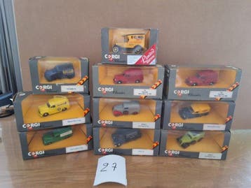 Corgi 1:43 - Modelauto (10) - Morris Minor Van; Ford Popular, Nieuw