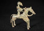 Horse rider statue with shield - sculptuur - Nommo -