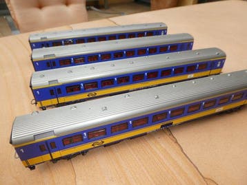 Märklin H0 - 4164/4165 - Modeltrein personenwagen (4) - 4, Hobby en Vrije tijd, Nieuw