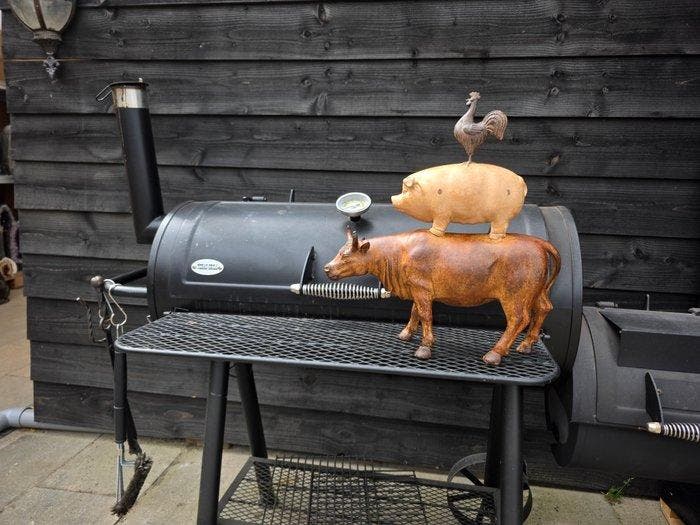 Beeld, BBQ / Farm Animal Sculpture - 42 cm - mgo, Antiek en Kunst, Curiosa en Brocante