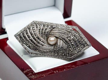 - 835 zilver - Akoya-parel - marcasiet - Broche
