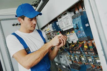Gratis Elektricien Offertes: 6 Gratis Offertes in 2 Minuten, Diensten en Vakmensen, Elektriciens, 24-uursservice