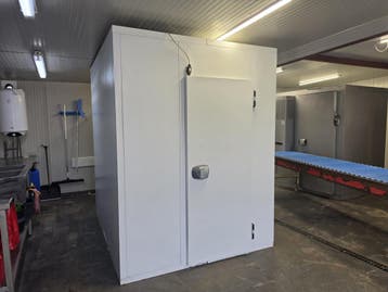 Vriescel 180 x 210 x 230 cm stekker klaar, Nieuw in verpakking, Koelen en Vriezen