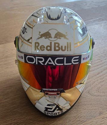 Red Bull Racing - Max Verstappen - 2024 - Scale 1/2 helmet, Nieuw
