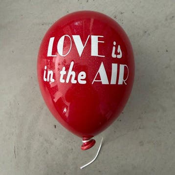 MVR (XX) - Ceramic Balloon - Love is in the Air
