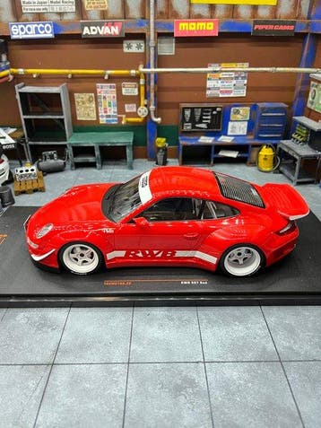 IXO 1:18 - Modelauto - Porsche 911 (997) RWB, Nieuw
