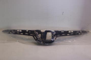 grill voorbumper Toyota Corolla E21 Sedan 53111-02C90, Verzenden, Gebruikt