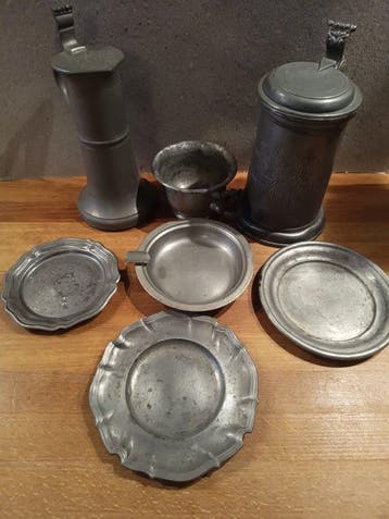 Kroes (6) - Tin - Verzameling tinnen vazen