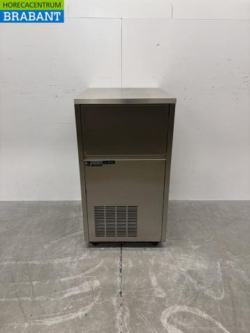 RVS Masterfrost ijsblokjesmachine 60 kilo per dag 230V, Zakelijke goederen, Horeca | Keukenapparatuur, Ophalen of Verzenden, Gebruikt