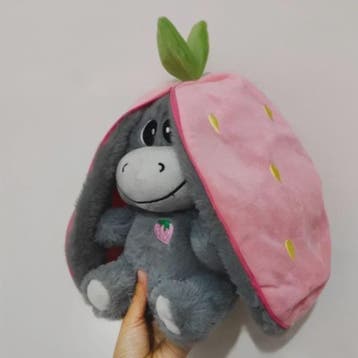 Aardbei Ezel Pluche Knuffel - Veranderbaar & Slaap Poppetje, Dieren en Toebehoren
