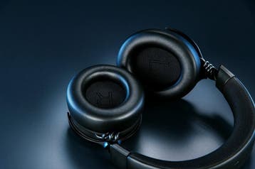 Razer Kraken V4 Pro Headset & Bedieningshub - Bedraad &, Verzenden, Nieuw