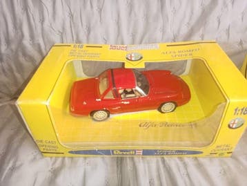 Revell, Jouef evolution 1:18 - Modelauto - Alfa Romeo Spider, Nieuw